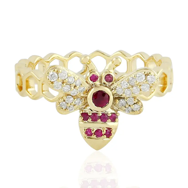 14K Yellow Gold Honeybee-Themed Ring With Prong-Set Ruby And Pavé Diamond Details 1