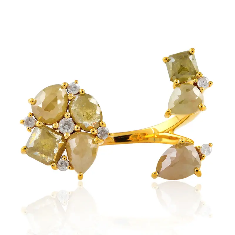 Women’S 18K Yellow Gold Between-Finger Ring Adorned With Ice Diamonds 1